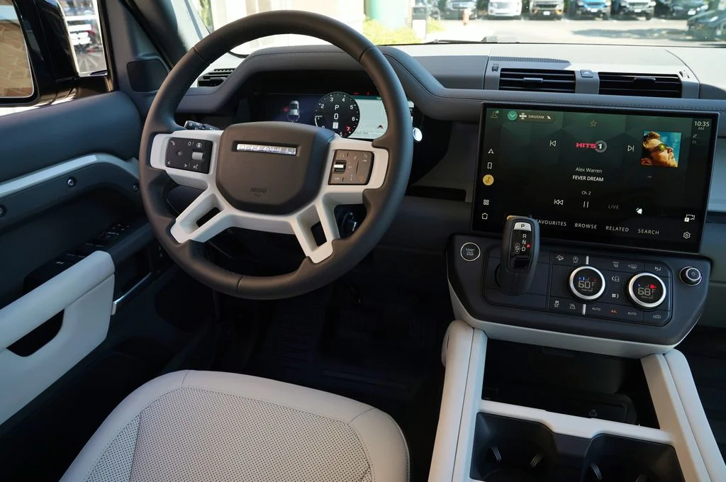 Used 2026 Gray Land Rover X-Dynamic SE image 15