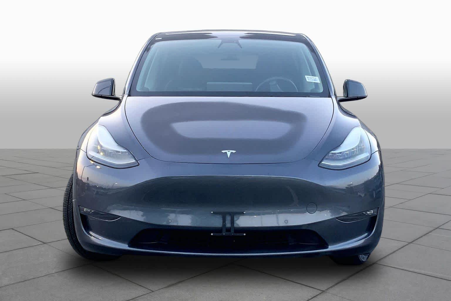 Used 2022 Deep Blue Metallic Tesla Long Range image 3