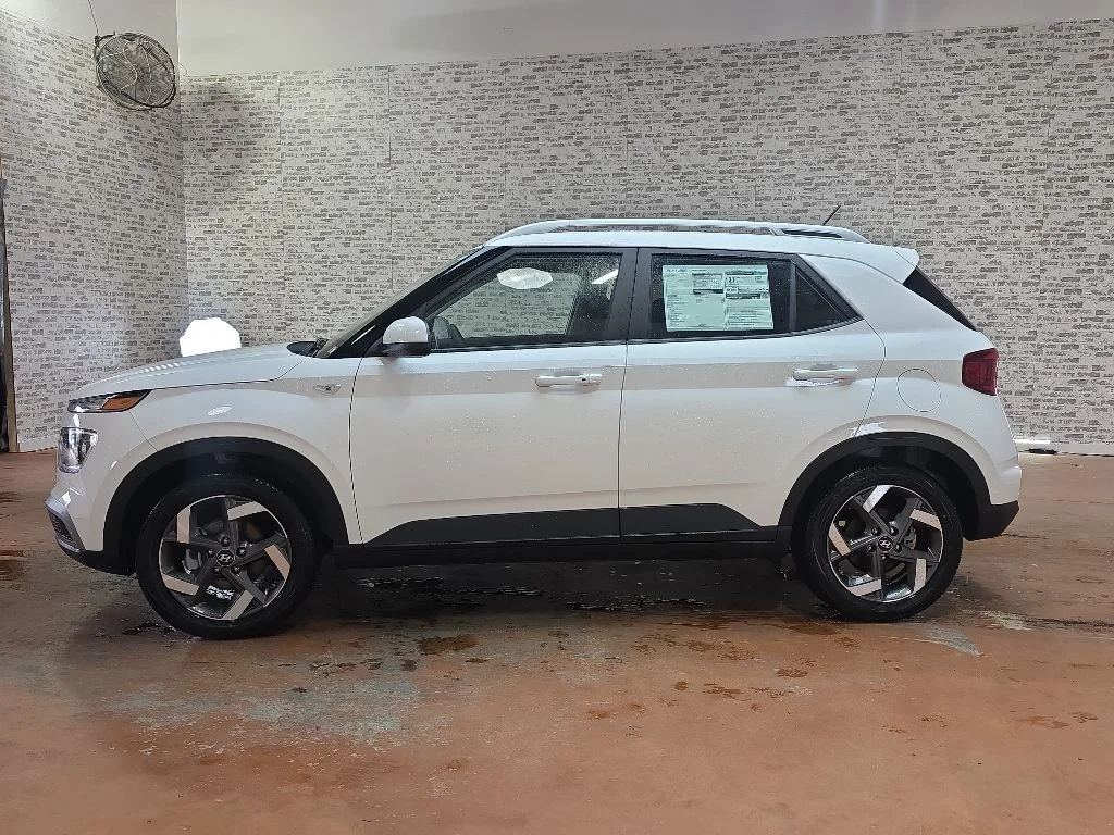 Used 2026 Lunar White Hyundai SEL image 4