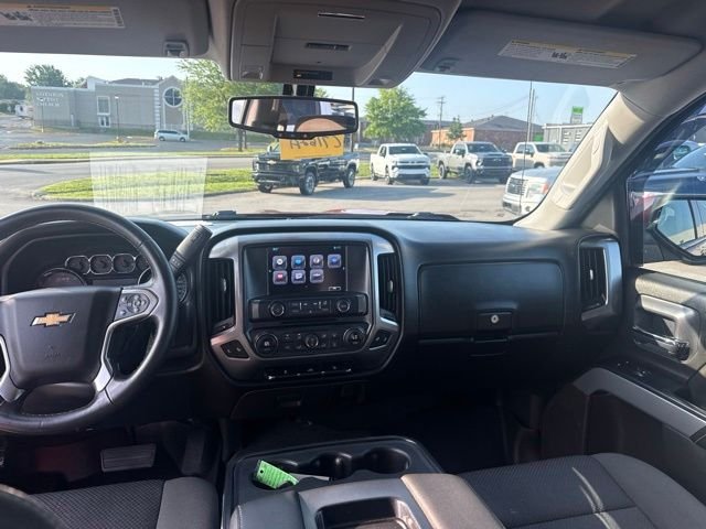 Used 2018 Red Chevrolet LT image 31