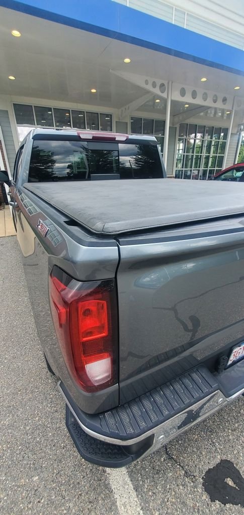 Used 2021 Gray GMC SLE image 3