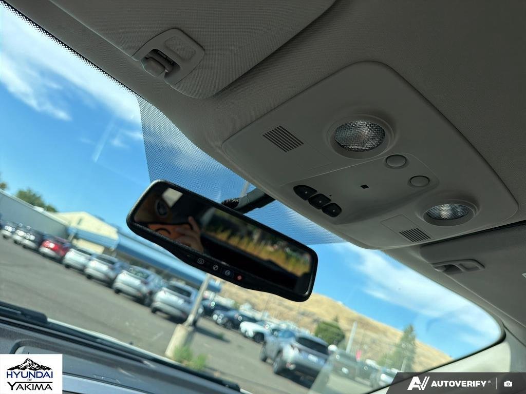 Used 2010 Summit White GMC SLT1 image 21