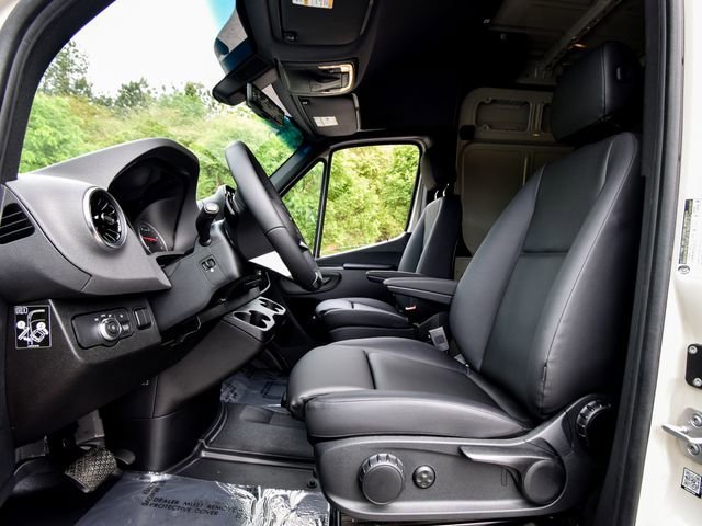 New 2026 Pebble Gray Mercedes-Benz Cargo 144 WB image 42