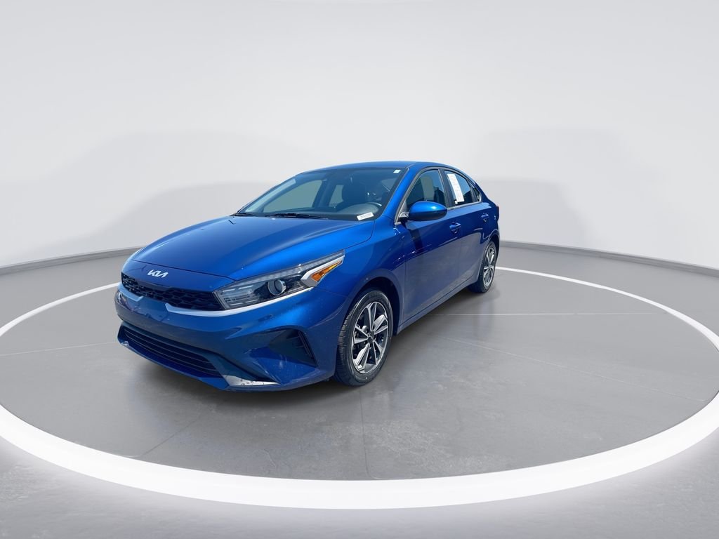 Used 2024 Blue Kia LXS image 4