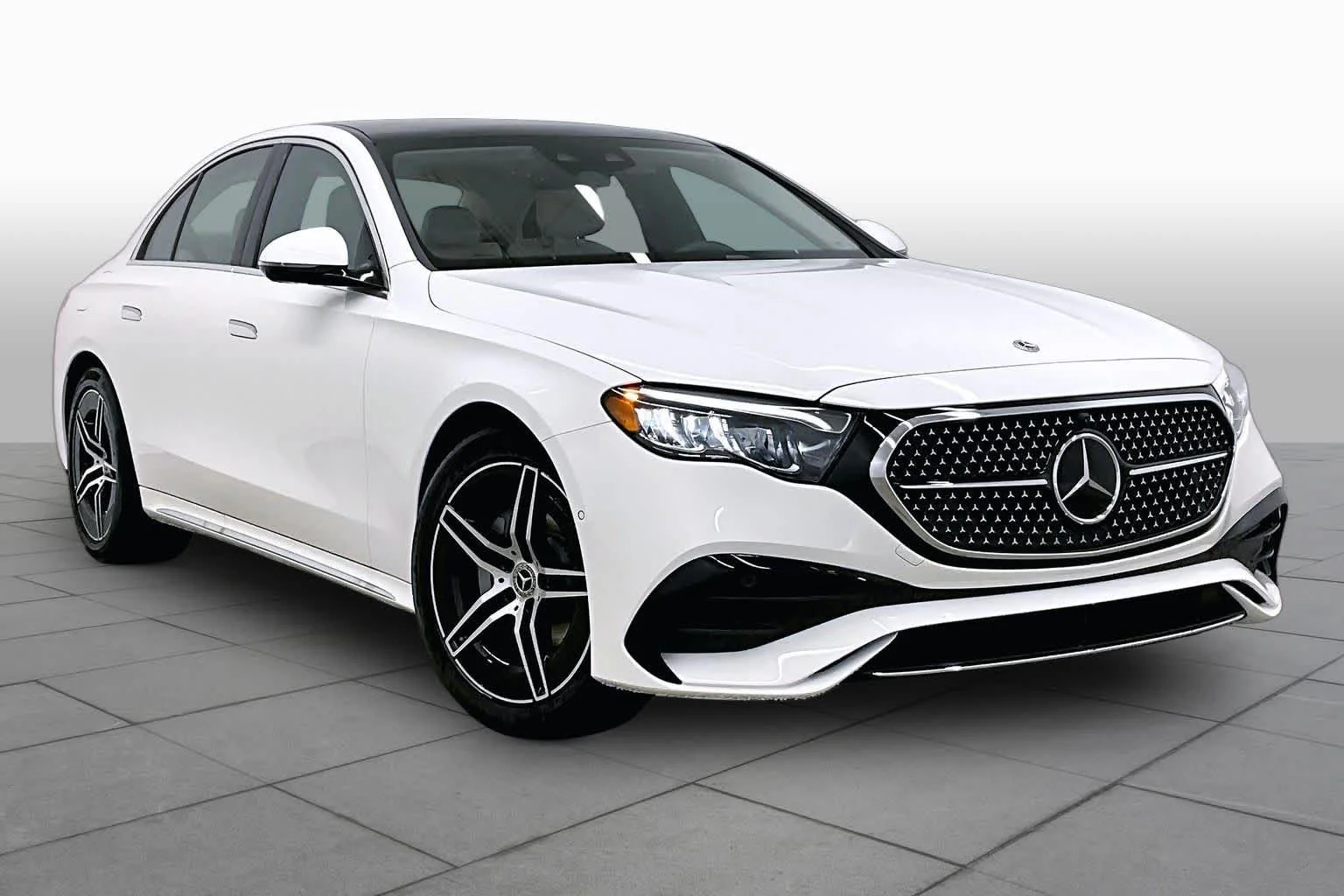 New 2026 Polar White Mercedes-Benz E 350 image 2