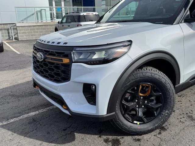 New 2026 Space White Metallic Ford Tremor® image 65
