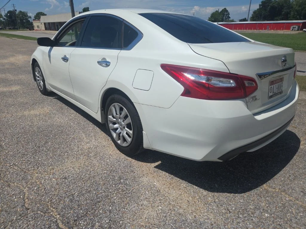 Used 2017 White Nissan 2.5 S image 11