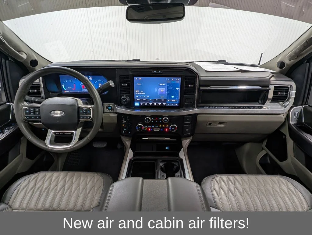 Used 2025 Star White Ford Platinum image 3