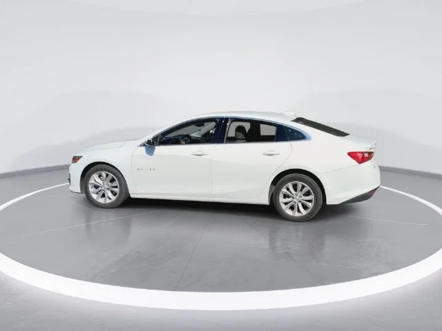 Used 2024 White Chevrolet LT image 3