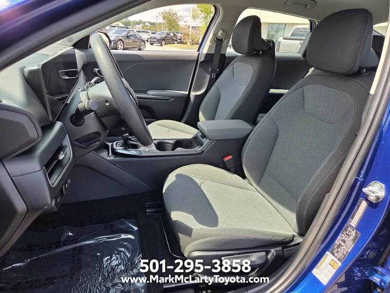 Used 2025 Deep Sea Blue KIA LXS FWD image 9