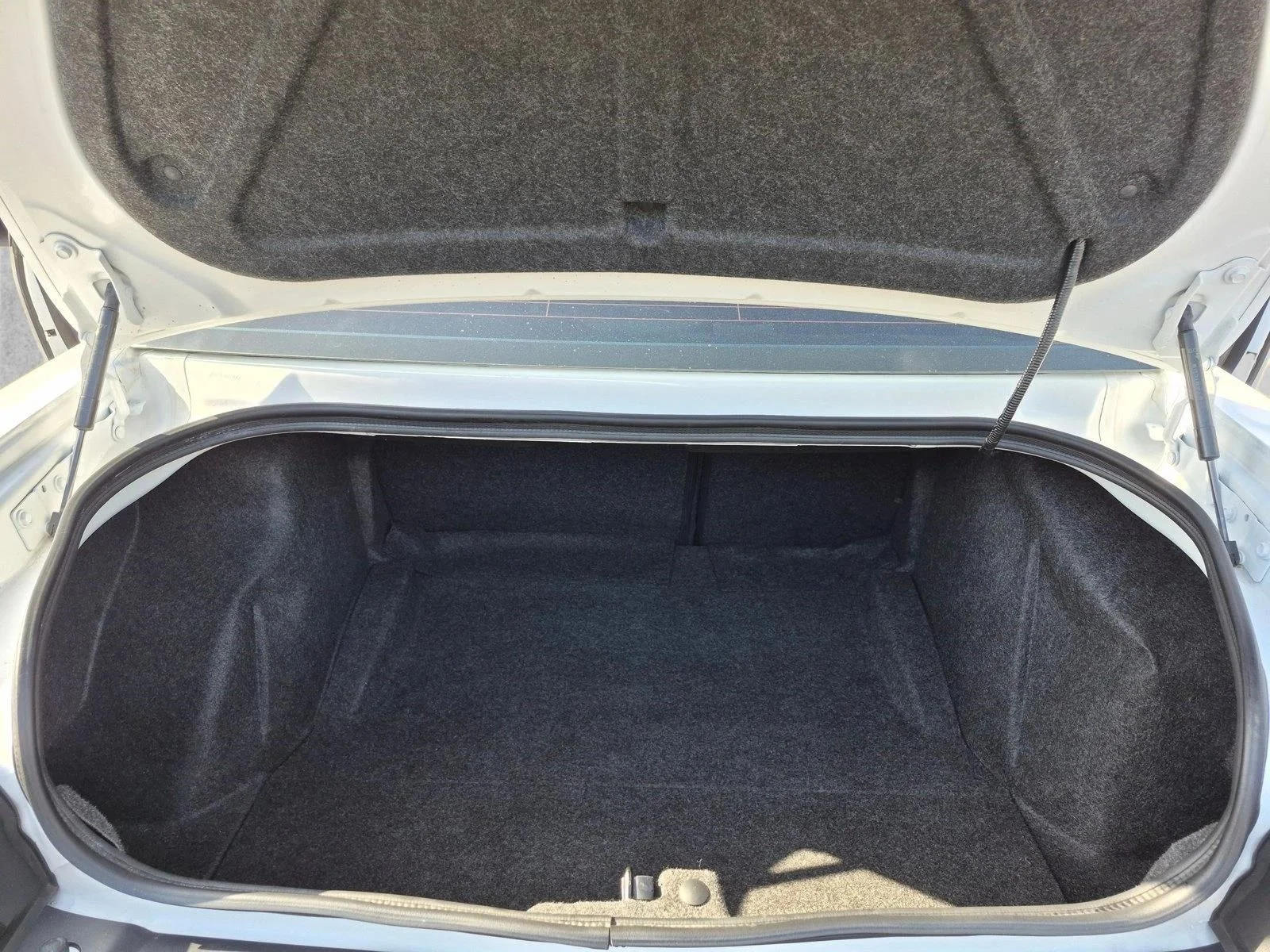 Used 2019 White Knuckle Clearcoat Dodge R/T Scat Pack image 7