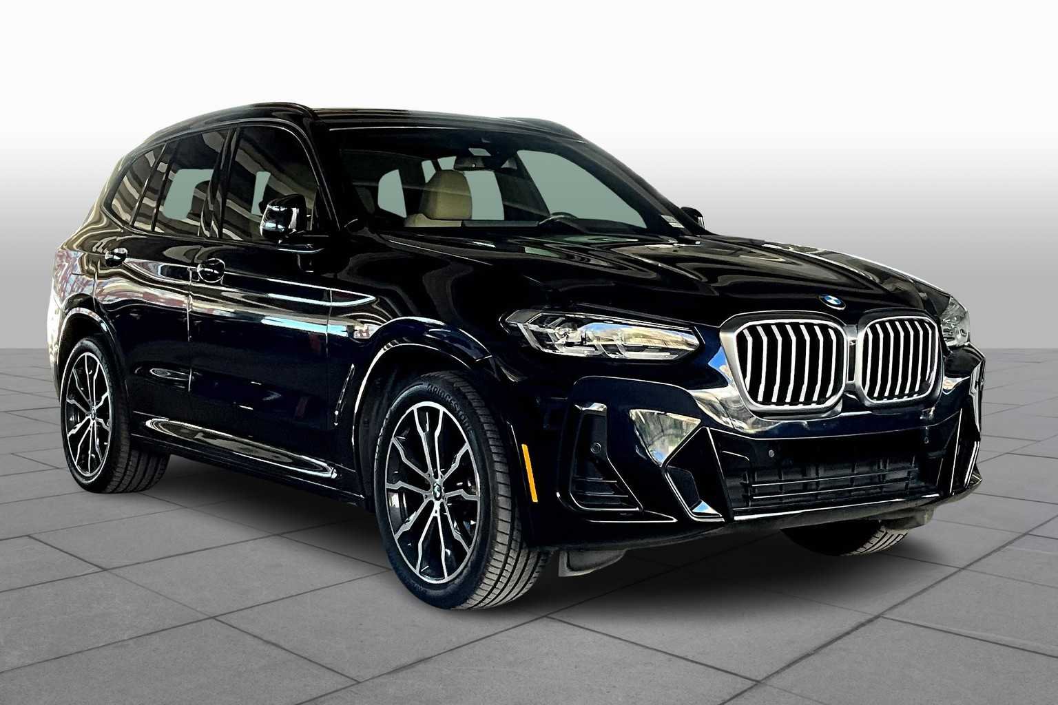 Used 2022 Carbon Black Metallic BMW sDrive30i image 2