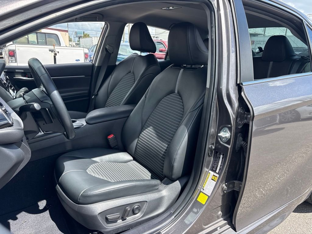 2022 Toyota Camry SE - Photo 9