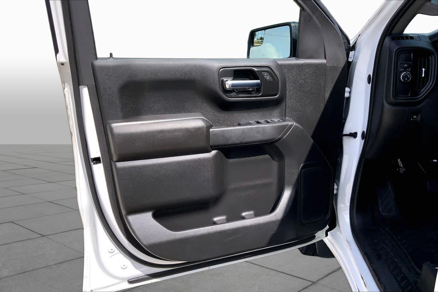 Used 2022 Summit White Chevrolet Custom image 21