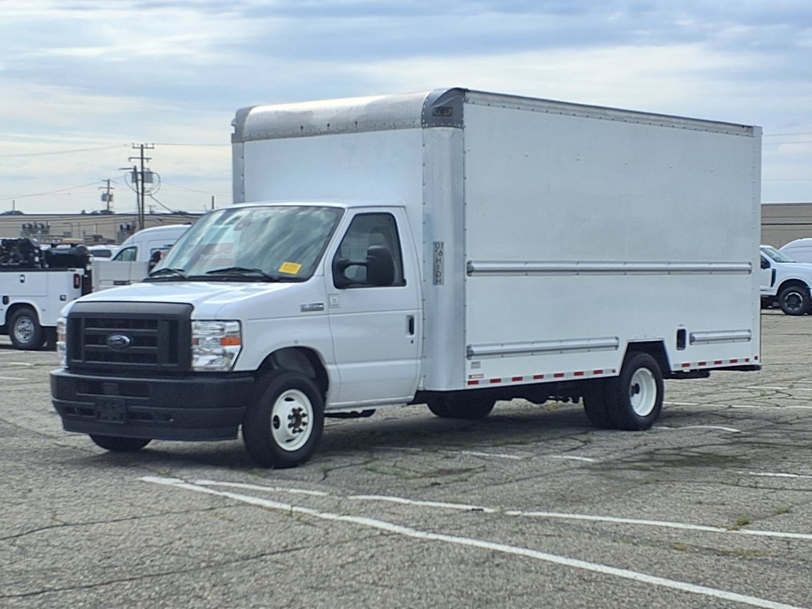 Certified Used 2022 Oxford White Ford Base image 34