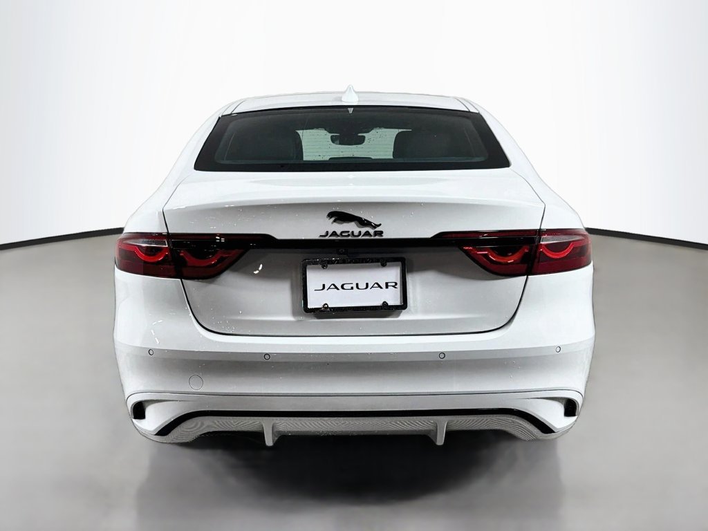 Used 2024 White Jaguar R-Dynamic SE image 6