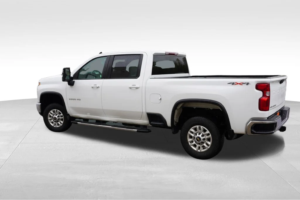 Certified Used 2025 Summit White Chevrolet LT image 8