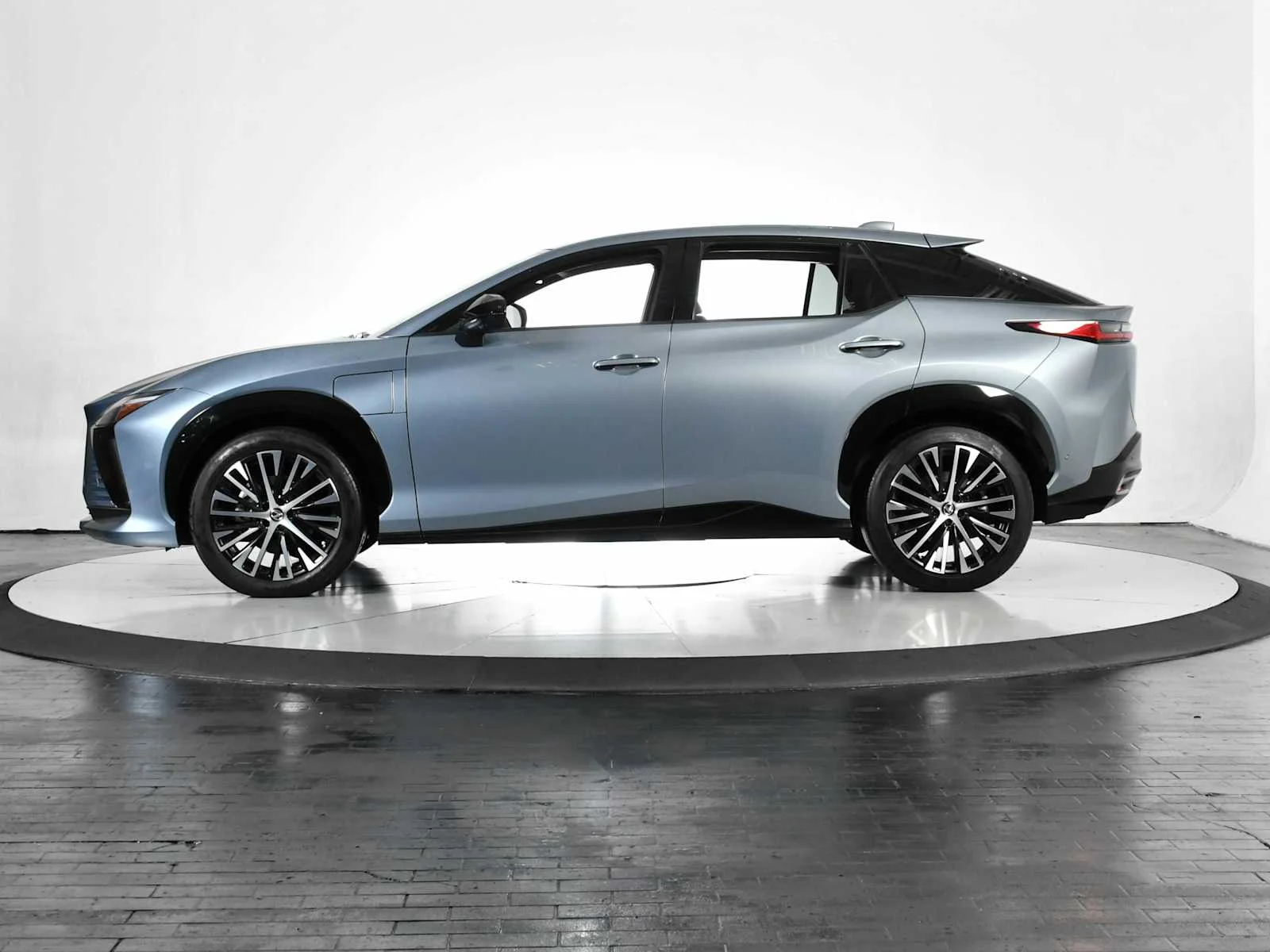 Certified Used 2023 ETHER Lexus Luxury image 2
