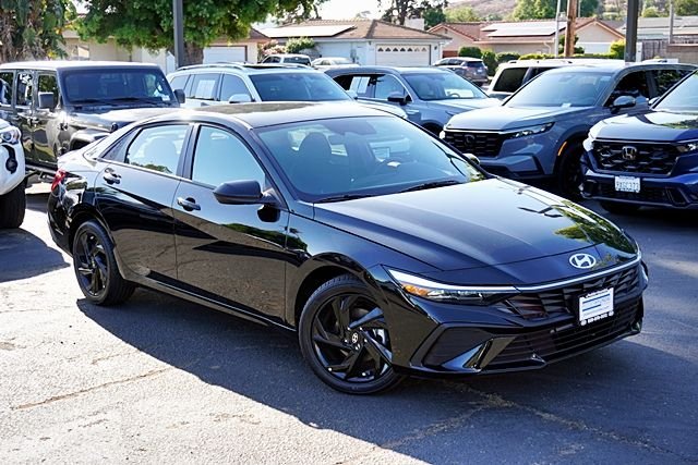 New 2026 Black Hyundai SEL Sport image 2