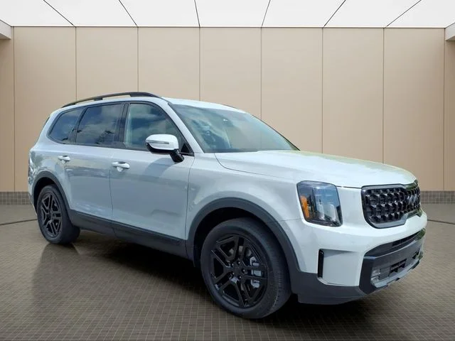 Used 2025 Gray Kia SX X-Line image 4