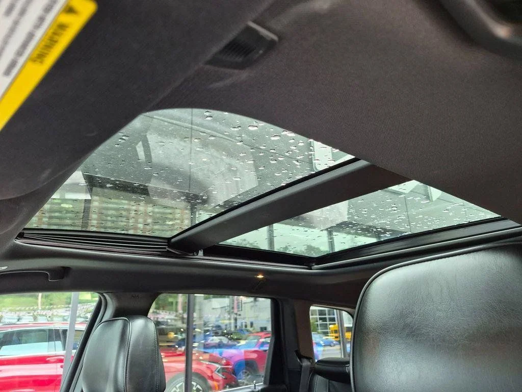 Used 2017 Black Jeep Overland image 23