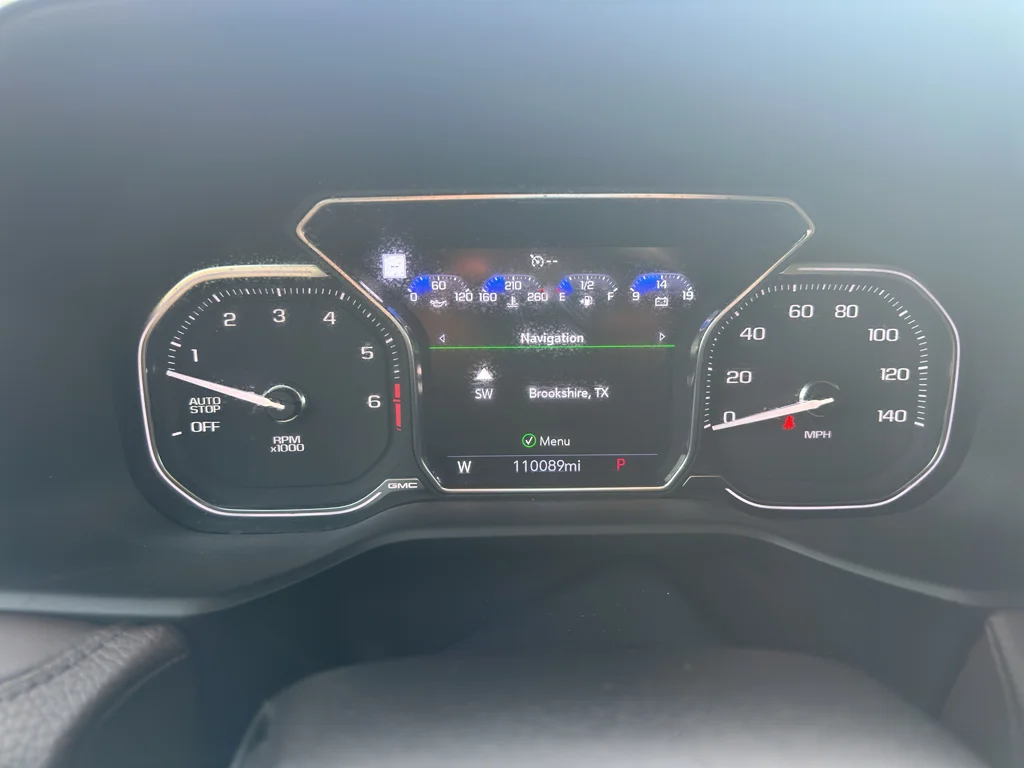 Used 2021 White Frost Tricoat GMC Denali image 31