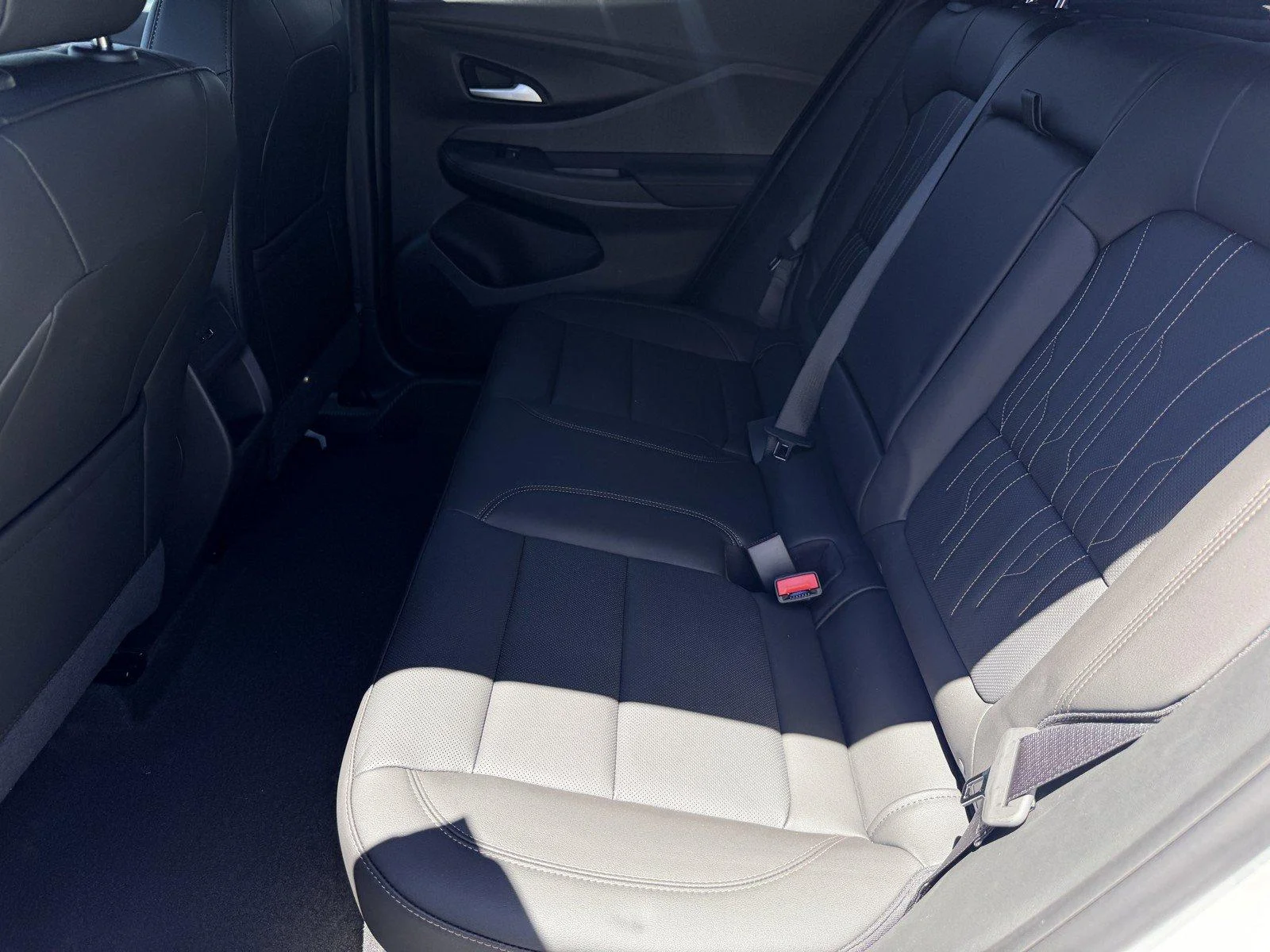 New 2026 White Frost Tricoat Buick Avenir image 13