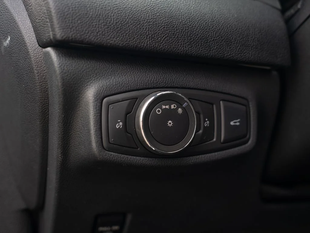 Used 2017 Black Lincoln Reserve image 29