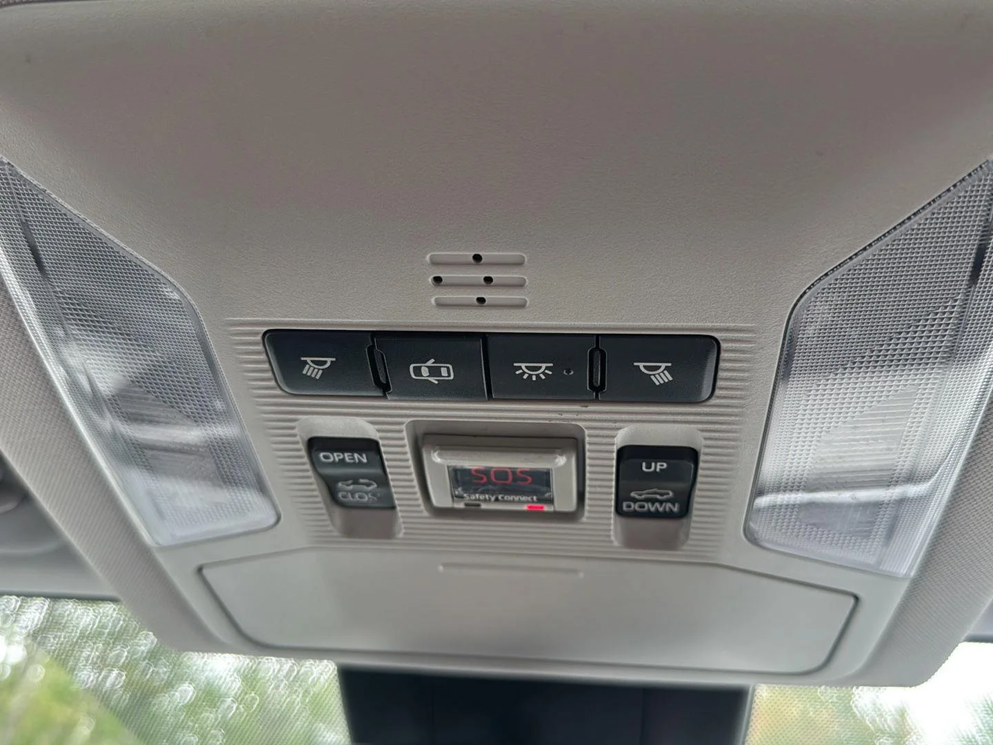 Used 2019 Magnetic Gray Metallic Toyota XLE image 23