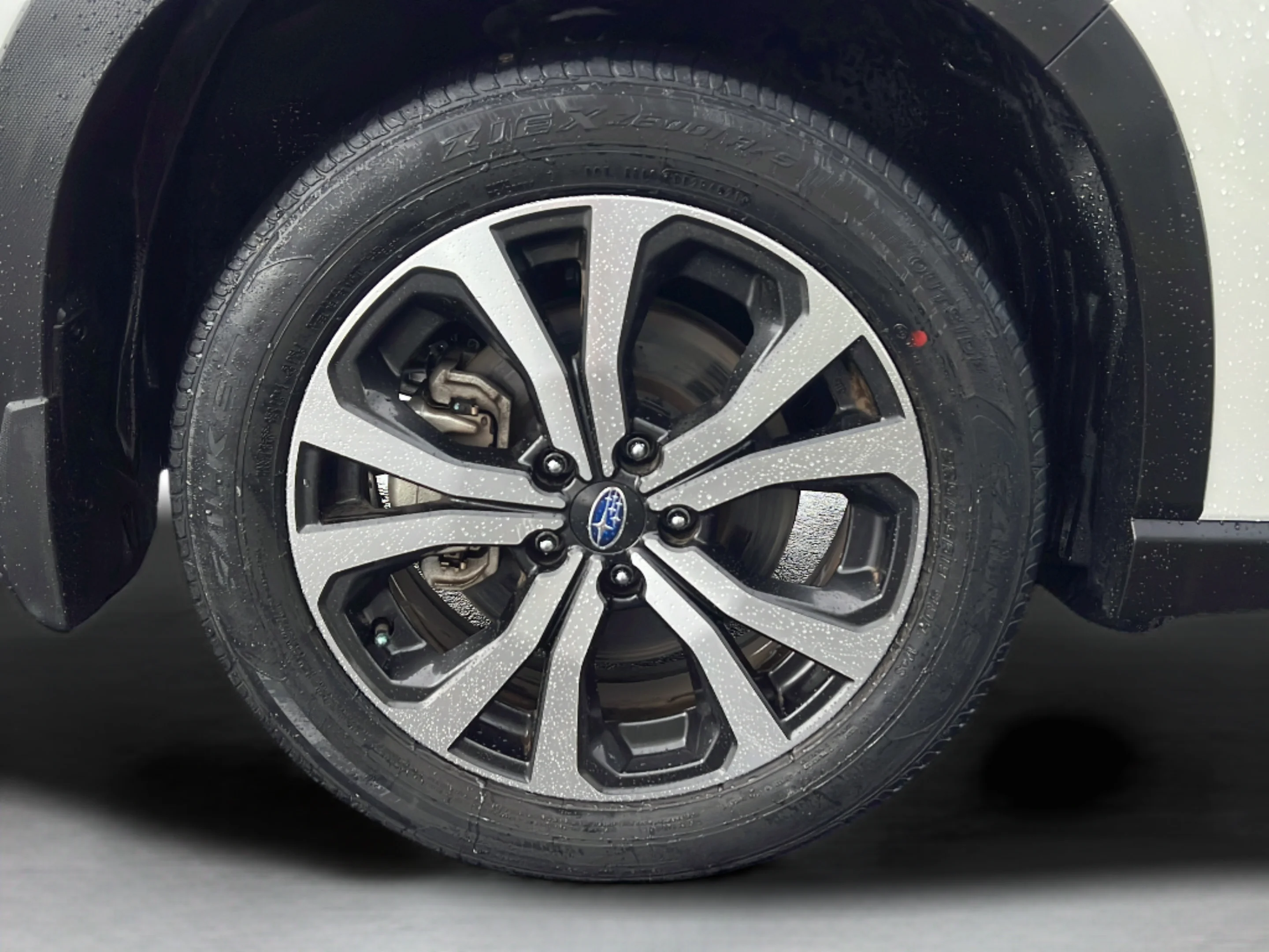 Used 2022 Crystal White Pearl Subaru Limited image 10