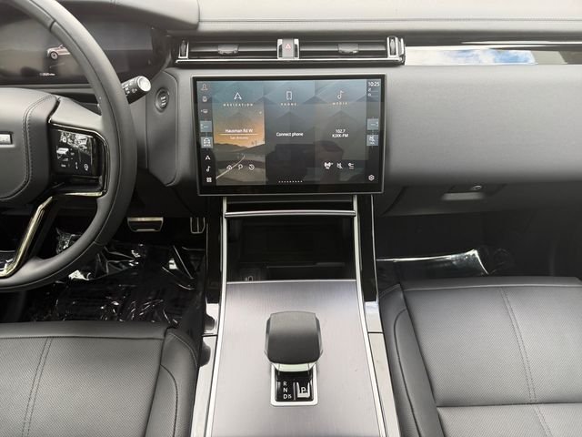 Certified Used 2026 White Land Rover Dynamic SE image 15