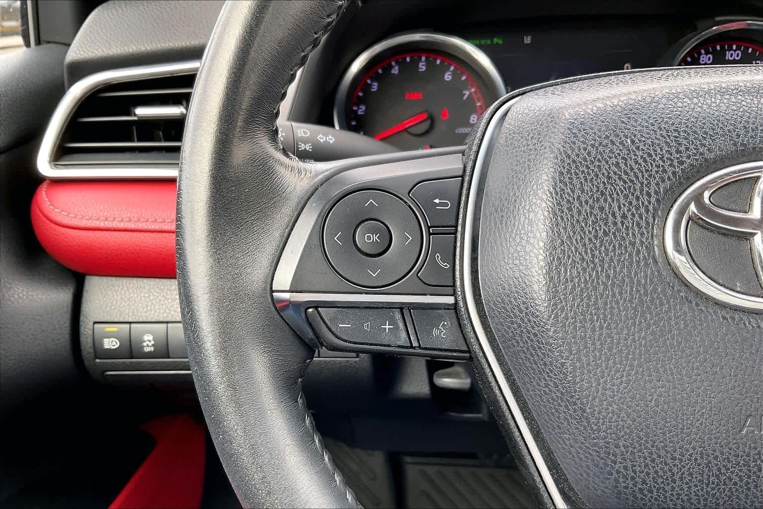 Used 2018 Midnight Black Metallic/Wind Chill Toyota XSE image 22