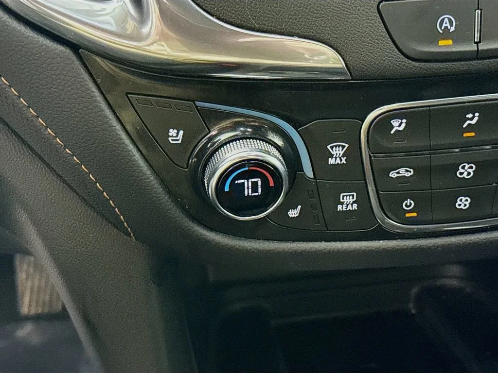 Used 2022 SUMMIT WHITE Chevrolet Premier image 19
