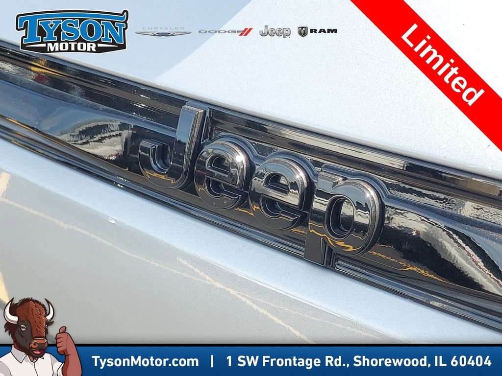 New 2025 Silver Zynith Exterior Paint Jeep Limited image 5