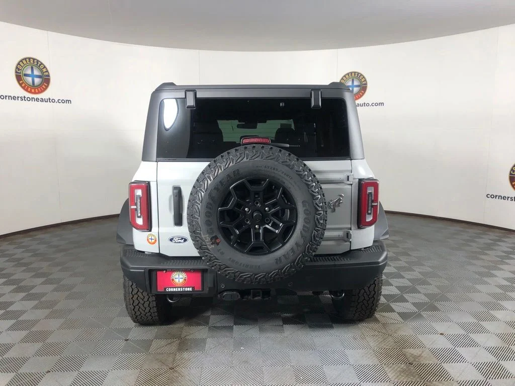 New 2026 Avalanche Gray Ford Badlands® image 17