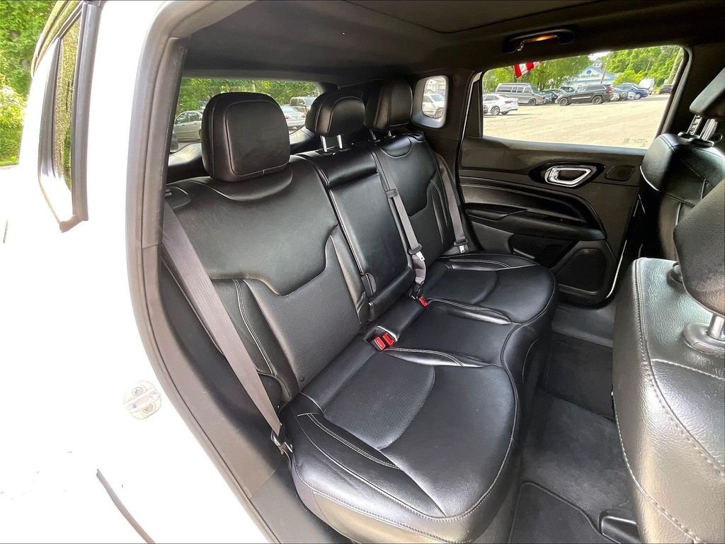 Used 2022 White Jeep Limited image 19