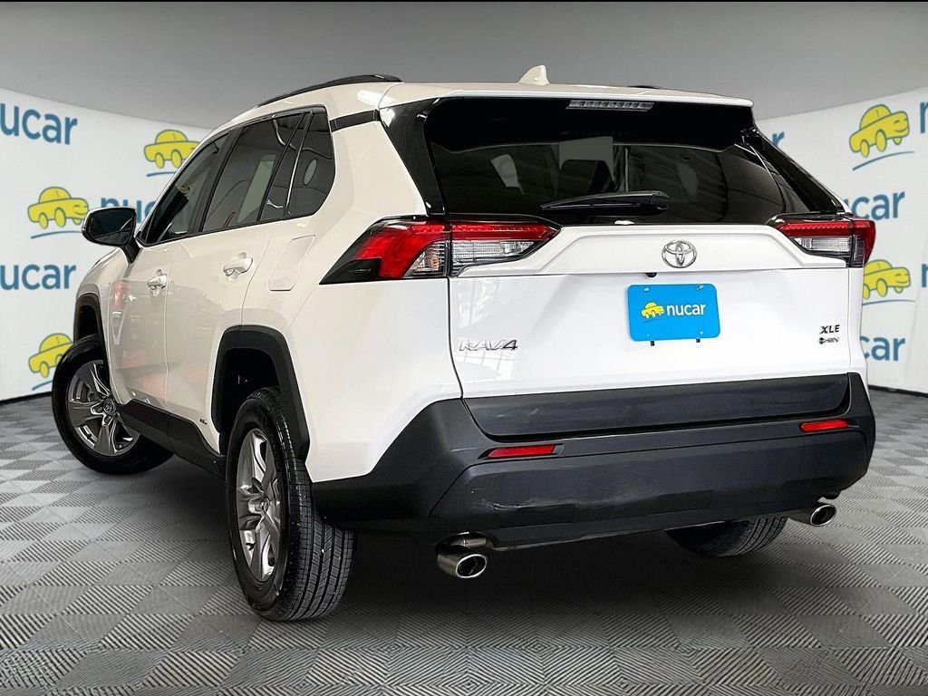 Used 2025 White Toyota XLE image 4
