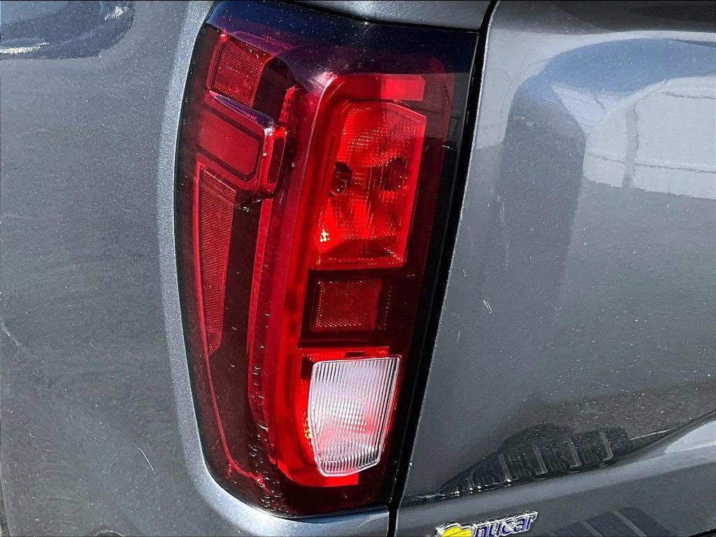 Used 2019 Smokey Quartz Metallic GMC SLE image 32
