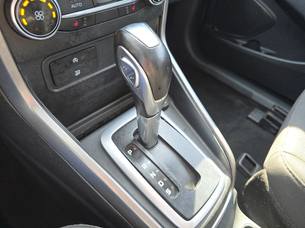 Used 2019 Silver Ford SE image 28