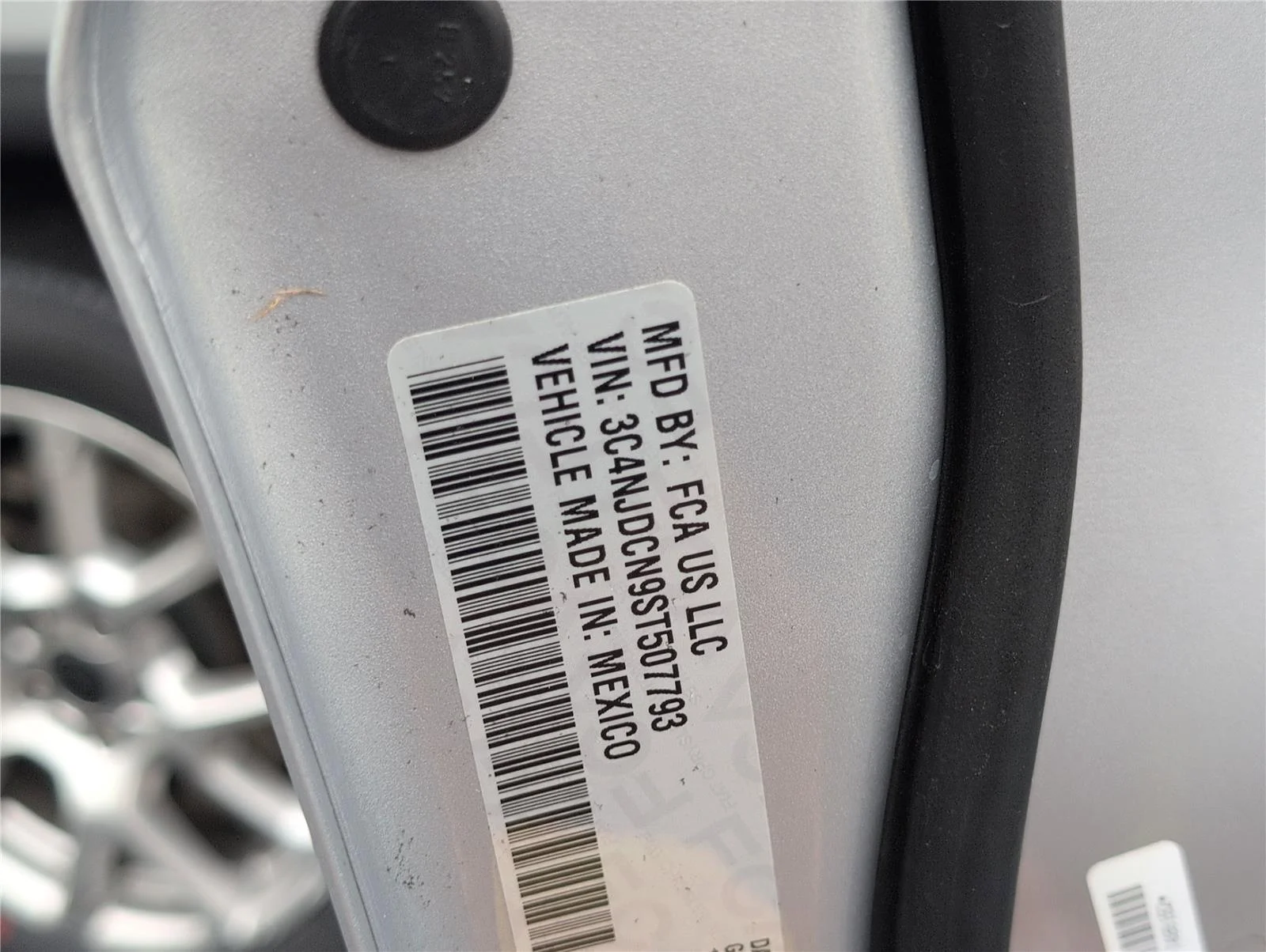 Used 2025 Silver Zynith Metallic Clearcoat Jeep Limited image 11