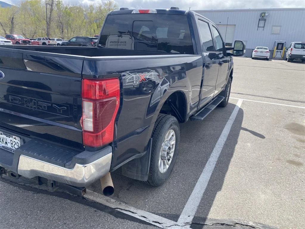 Used 2022 Antimatter Blue Ford XLT image 6