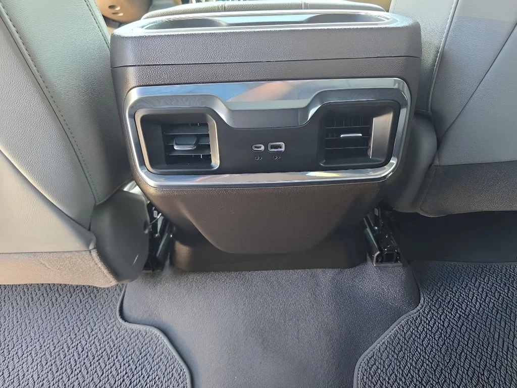 Used 2022  GMC SLT image 34