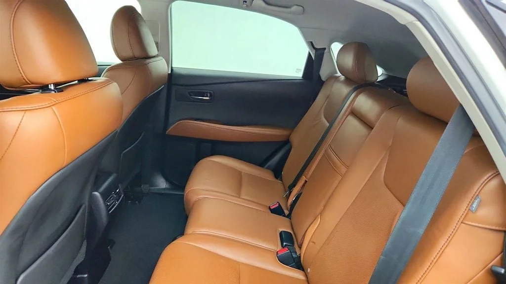 Used 2013 Starfire Pearl Lexus AWD 4dr w/ Navigation, Blind Spot Monitor & Heated/Cooled Seats image 23