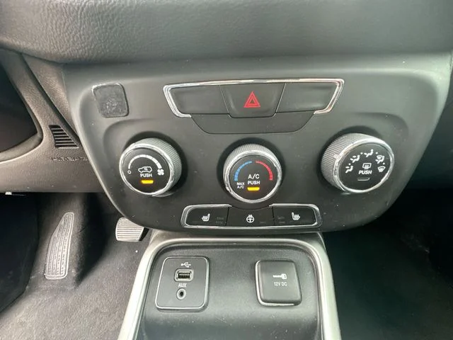 Used 2018 Gray Jeep Latitude image 21