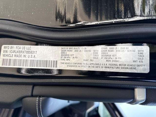 New 2026 Diamond Black Crystal Pearlcoat Jeep Limited image 17