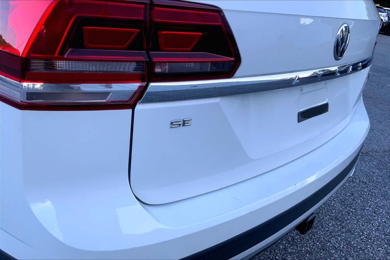 Used 2019 Pure White Volkswagen 3.6L V6 SE w/Technology image 28
