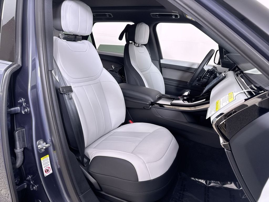 New 2026 Varesine Blue Land Rover Dynamic SE image 22