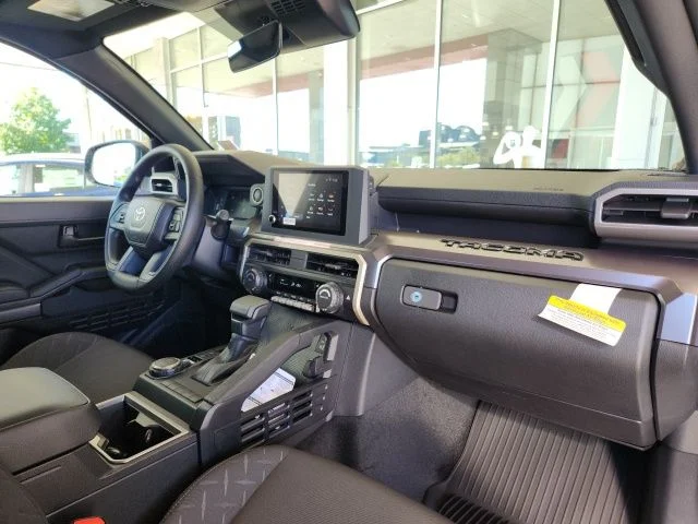 2025 Toyota Tacoma SR5 - Photo 28