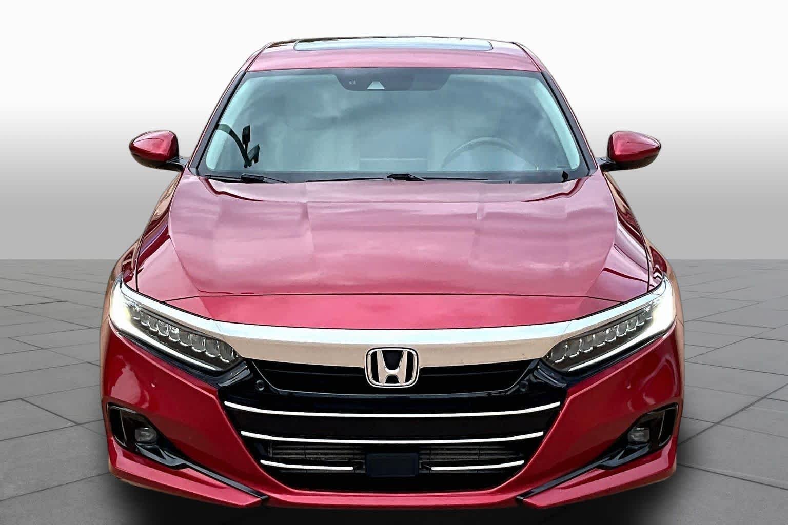 Used 2021 Radiant Red Metallic Honda Touring image 4