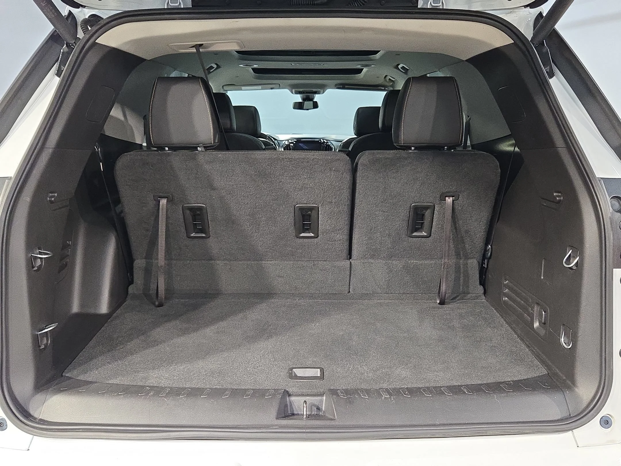Used 2019 Summit White Chevrolet Premier image 18